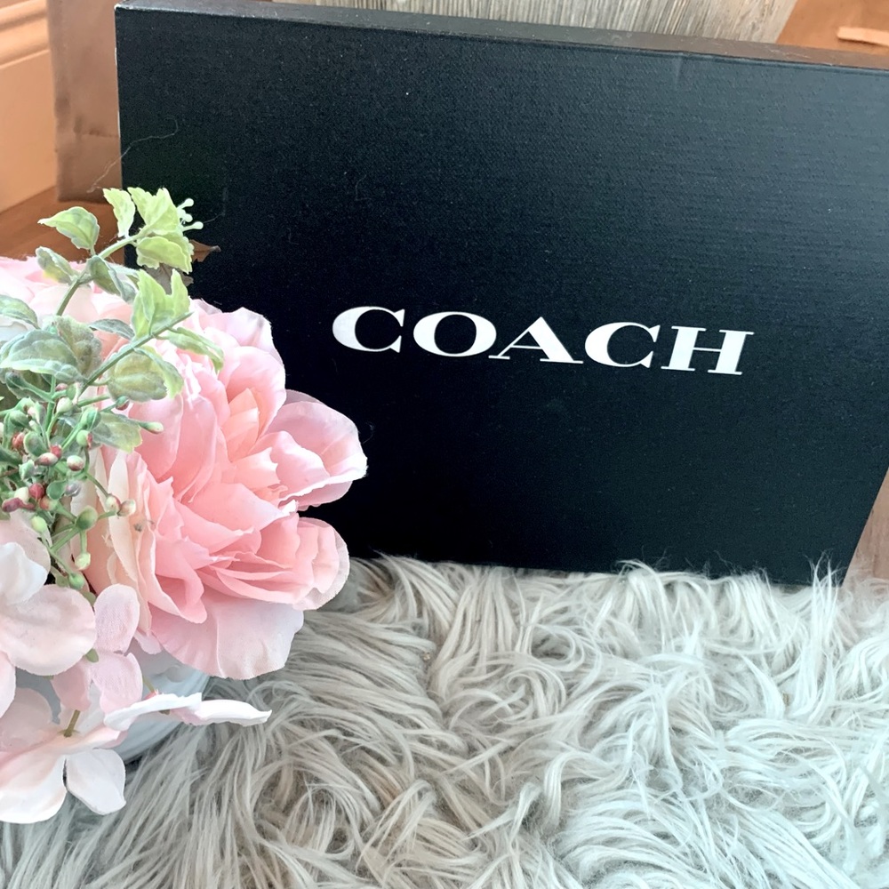 NWT COACH slides. Cream/white ✨